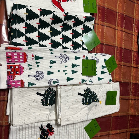 7 kate Spade Christmas dish towels - Picture 3 of 15